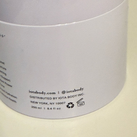 Supermochi+ White Body Exfoliator - Picture 8 of 9